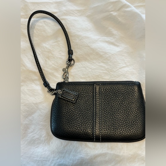 Coach Handbags - Coach leather wristlet